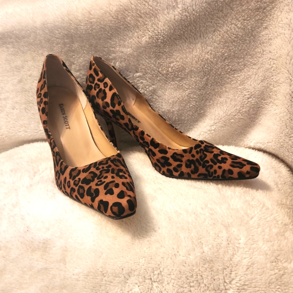 Karen Scott Heels